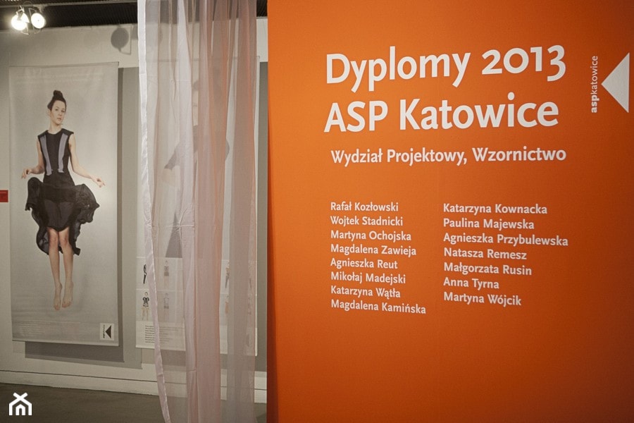 Dyplomy ASP Katowice, aranżacja wystawy - Hol / przedpokój - zdjęcie od musk collective design