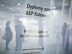 Dyplomy ASP Katowice, aranżacja wystawy - Hol / przedpokój - zdjęcie od musk collective design