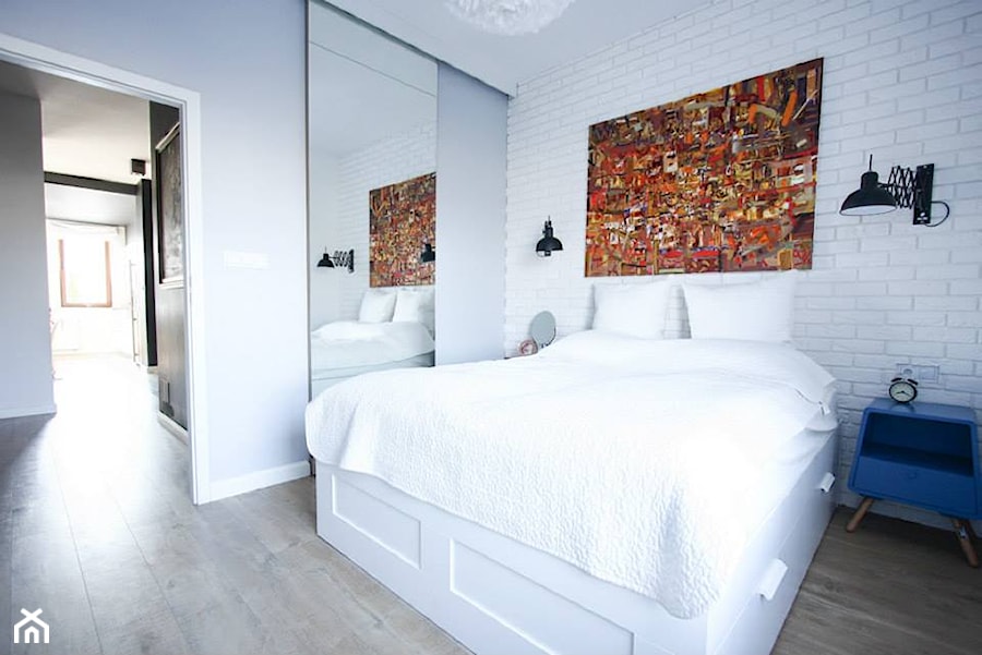U ASI I SZYMONA - Duża biała sypialnia, styl skandynawski - zdjęcie od Bogaczewicz Architecture Studio
