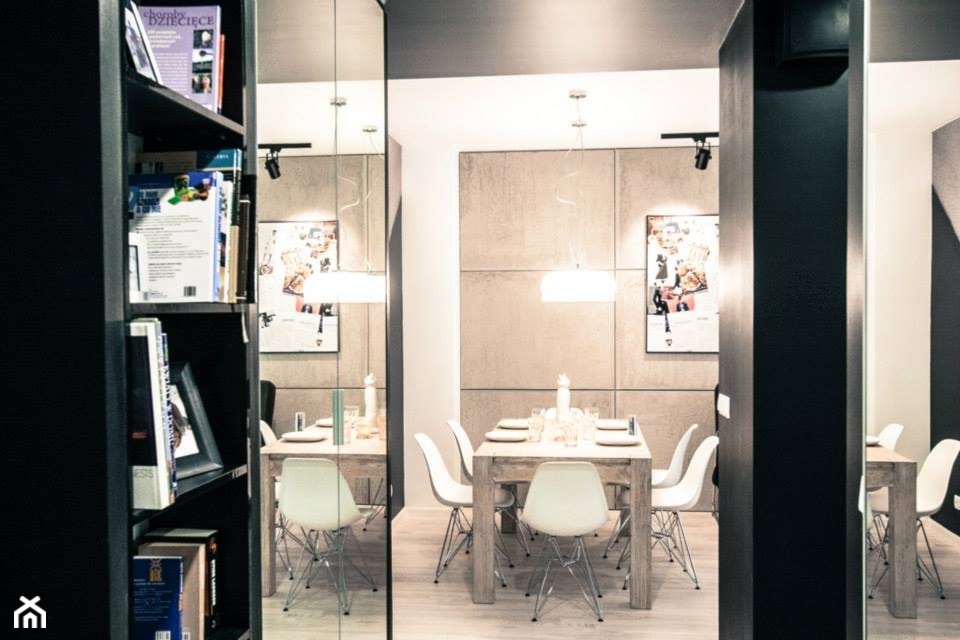 BITWY - Średnia czarna szara jadalnia jako osobne pomieszczenie, styl nowoczesny - zdjęcie od Bogaczewicz Architecture Studio - Homebook