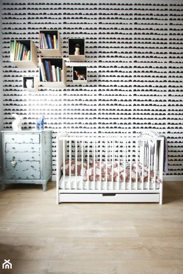 U ASI I SZYMONA - Średni biały czarny pokój dziecka dla niemowlaka dla chłopca dla dziewczynki, styl skandynawski - zdjęcie od Bogaczewicz Architecture Studio