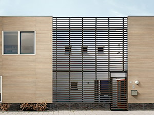 ULTRA WOOD płytki wielkoformatowe drewnopodobne - Duże jednopiętrowe nowoczesne domy wielorodzinne murowane, styl nowoczesny - zdjęcie od Mirad Beta