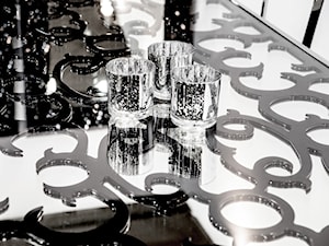 Ażurowy stół, stal nierdzewna, lustro - zdjęcie od Robe Concept