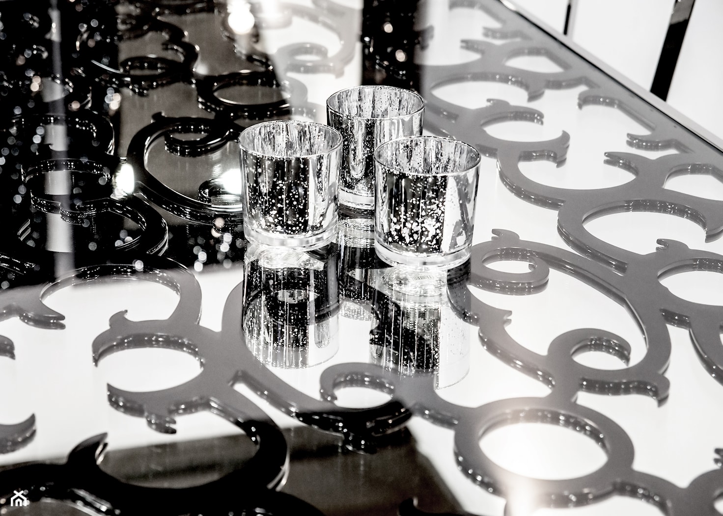 Ażurowy stół, stal nierdzewna, lustro - zdjęcie od Robe Concept - Homebook