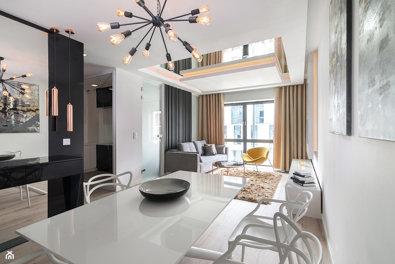 Apartament w Baltiq Plaza - Duża biała jadalnia w salonie, styl nowoczesny - zdjęcie od Arte Dizain - Homebook