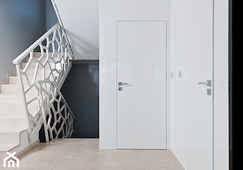 Salon z kuchnią - Schody trójbiegowe drewniane betonowe, styl nowoczesny - zdjęcie od Arte Dizain