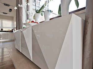 Salon z kuchnią - Mały biały salon, styl nowoczesny - zdjęcie od Arte Dizain