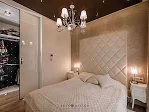 Elegancki apartament w Gdyni - Mała sypialnia z garderobą, styl glamour - zdjęcie od Arte Dizain
