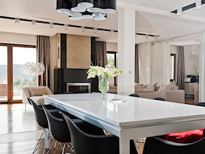 Salon z kuchnią - Duży beżowy czarny salon z jadalnią z tarasem / balkonem, styl nowoczesny - zdjęcie od Arte Dizain