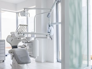 Gabinet dentystyczny w Gdyni - Średnie białe biuro, styl nowoczesny - zdjęcie od Arte Dizain