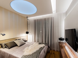 Mieszkanie Nowe Orłowo - Średnia biała żółta z panelami tapicerowanymi sypialnia, styl nowoczesny - zdjęcie od Arte Dizain