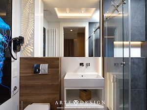 Sopocki pensjonat - Mała na poddaszu bez okna z punktowym oświetleniem łazienka - zdjęcie od Arte Dizain