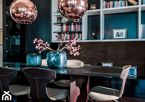 Nastrój i elegancja - Średnia brązowa jadalnia w salonie, styl glamour - zdjęcie od Arte Dizain