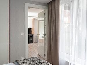 Sopocki pensjonat - Mała szara sypialnia - zdjęcie od Arte Dizain