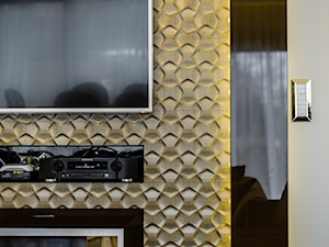 Elegancki apartament w Gdyni - Mały czarny szary żółty salon, styl glamour - zdjęcie od Arte Dizain