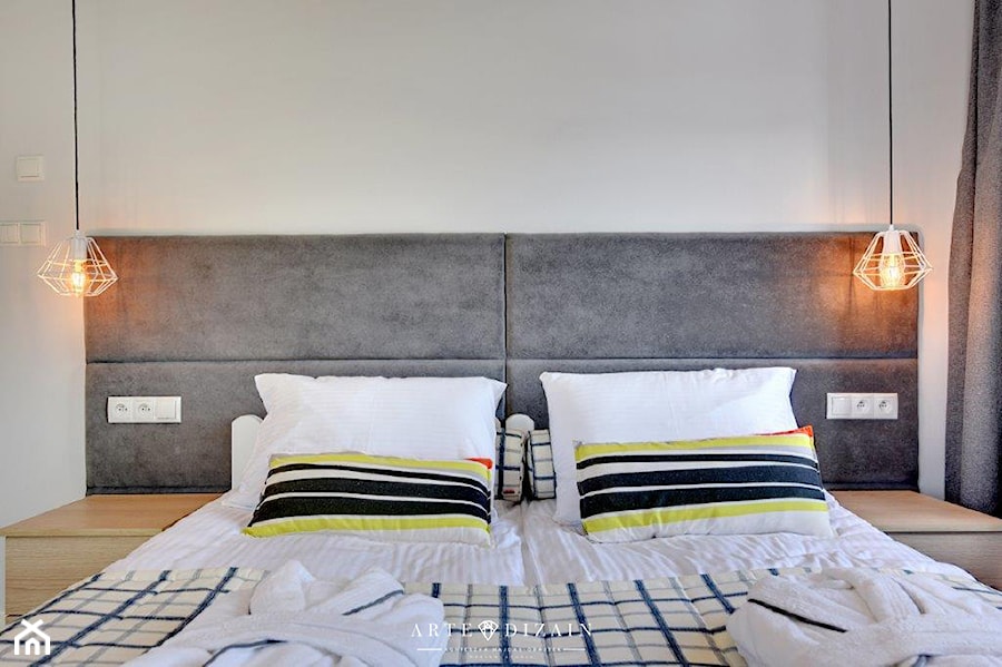 Mieszkanie na wynajem - Sopot - Mała biała sypialnia, styl nowoczesny - zdjęcie od Arte Dizain