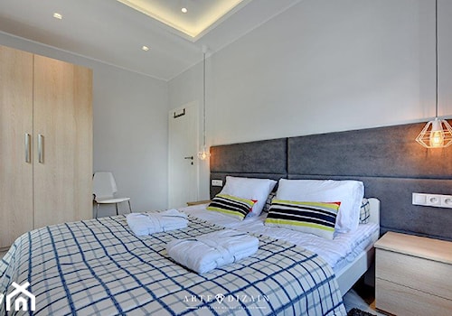 Mieszkanie na wynajem - Sopot - Średnia szara sypialnia, styl nowoczesny - zdjęcie od Arte Dizain