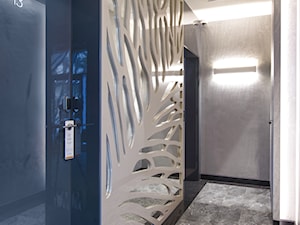 Sopocki pensjonat - Średni niebieski szary z marmurem na podłodze hol / przedpokój - zdjęcie od Arte Dizain