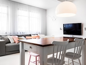 Apartament Gdynia - Średnia biała jadalnia w salonie - zdjęcie od Bariera Dźwięku Home Audio