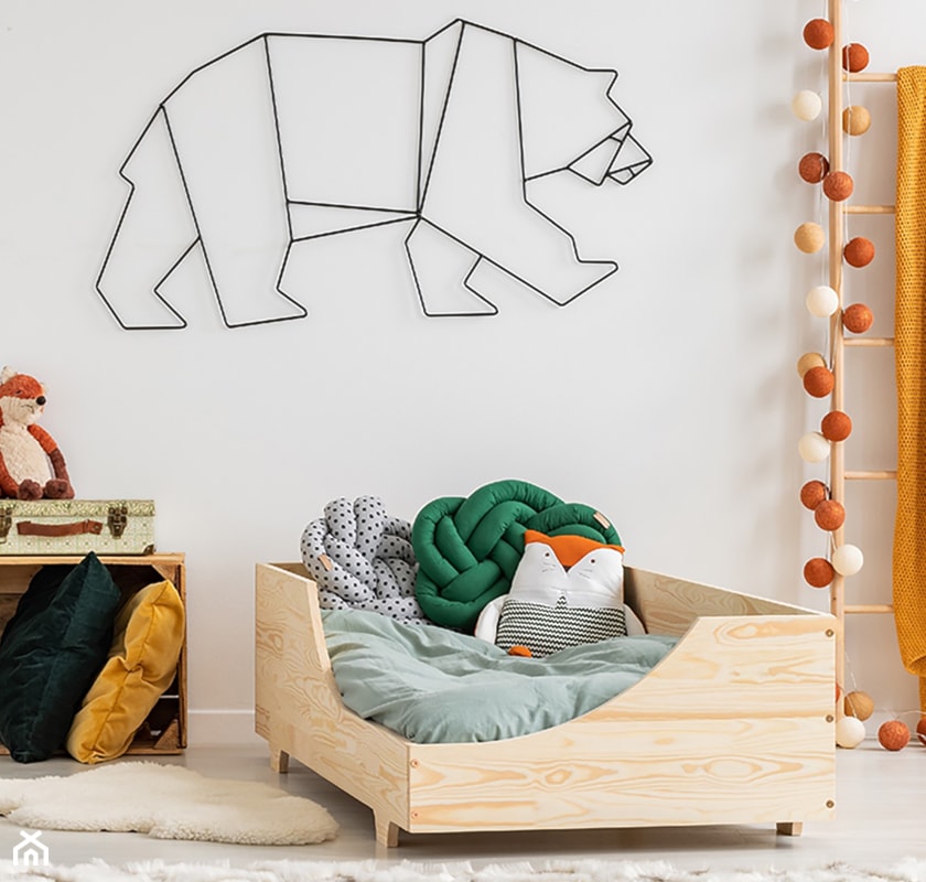 Pokój dziecka w stylu Montessori - Mały biały pokój dziecka dla dziecka dla chłopca dla dziewczynki, styl skandynawski - zdjęcie od Selsey.pl
