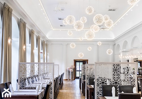 Restauracja Leliwa - Duża szara jadalnia jako osobne pomieszczenie - zdjęcie od Dorota Pawlak Interiors