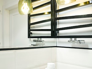 Grochowki Styl - Mała bez okna z lustrem łazienka - zdjęcie od EG projekt