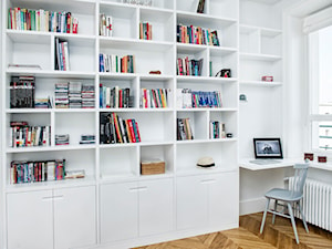 Francja na Powiślu - realizacja - Biała z biurkiem sypialnia, styl nowoczesny - zdjęcie od EG projekt