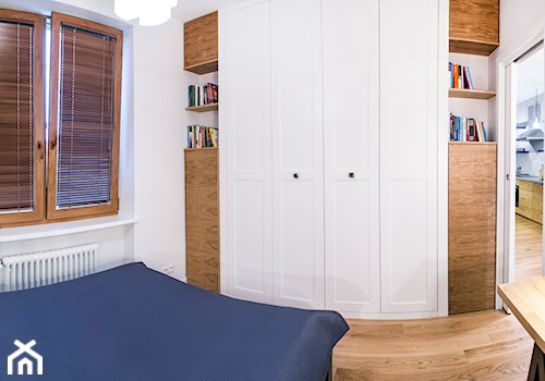 Loftowy Mokotów - Mała biała sypialnia, styl minimalistyczny - zdjęcie od EG projekt