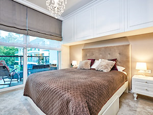 Artystyczny Żoliborz - Średnia szara sypialnia z balkonem / tarasem, styl nowoczesny - zdjęcie od EG projekt