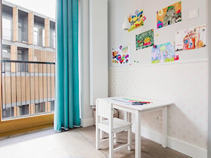 Prostota i Piękno - Średni biały pokój dziecka dla dziecka dla chłopca dla dziewczynki, styl nowoczesny - zdjęcie od EG projekt
