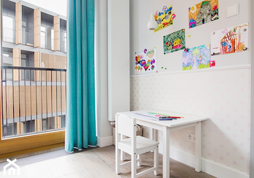 Prostota i Piękno - Średni biały pokój dziecka dla dziecka dla chłopca dla dziewczynki, styl nowoczesny - zdjęcie od EG projekt