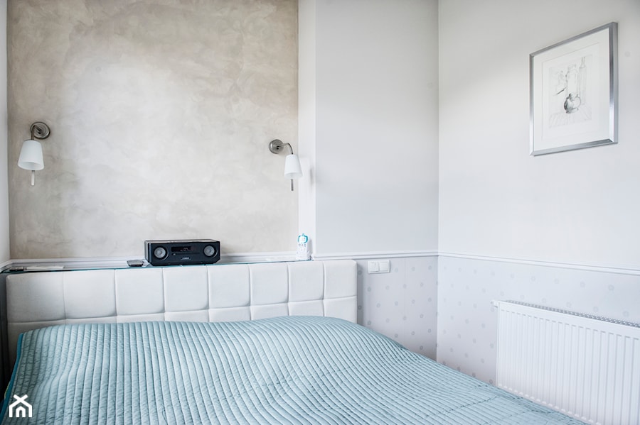 Lekkość Prowansji - Mała biała sypialnia, styl prowansalski - zdjęcie od EG projekt