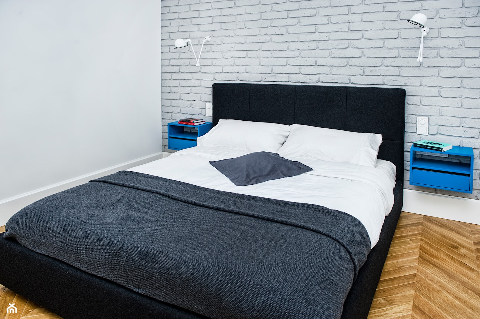 Francja na Powiślu - realizacja - Średnia biała sypialnia, styl nowoczesny - zdjęcie od EG projekt - Homebook