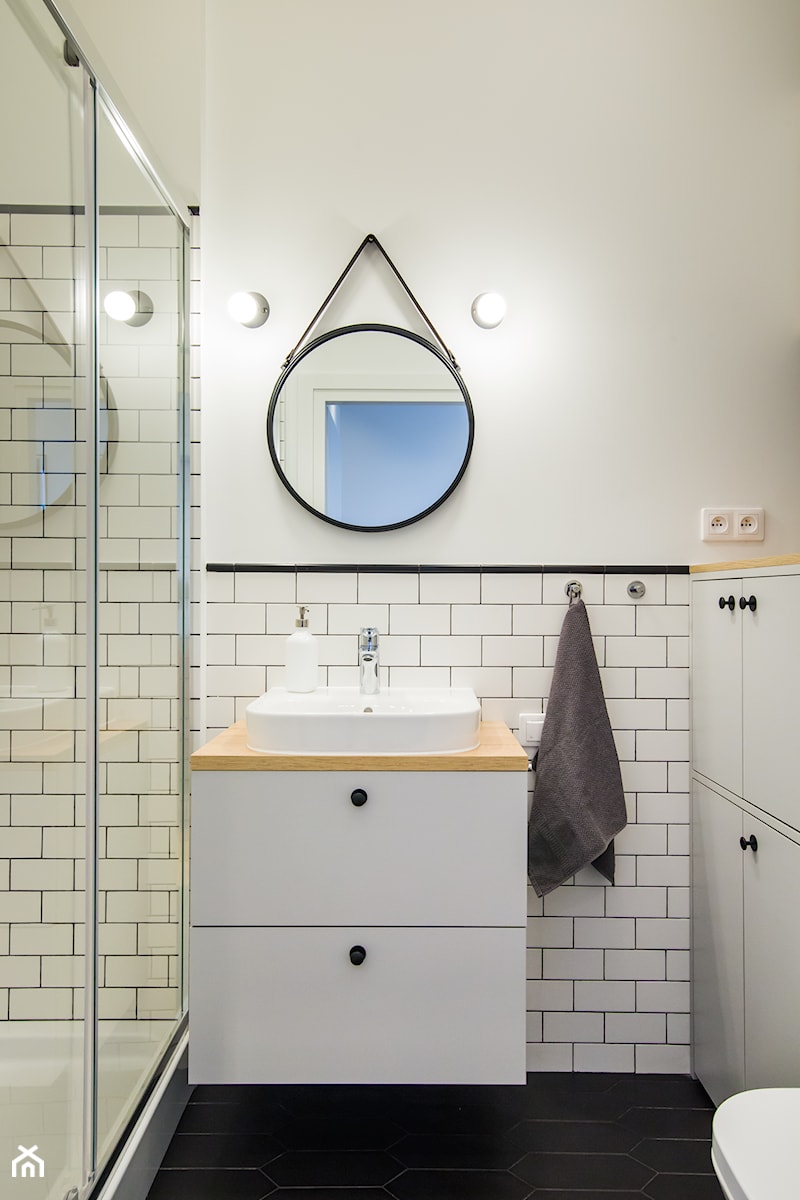 Mokotowska Kawalerka - Mała bez okna łazienka, styl industrialny - zdjęcie od EG projekt