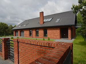 Średnie jednopiętrowe domy pasywne energooszczędne jednorodzinne murowane z dwuspadowym dachem - zdjęcie od Rajek Projektowanie Wnętrz