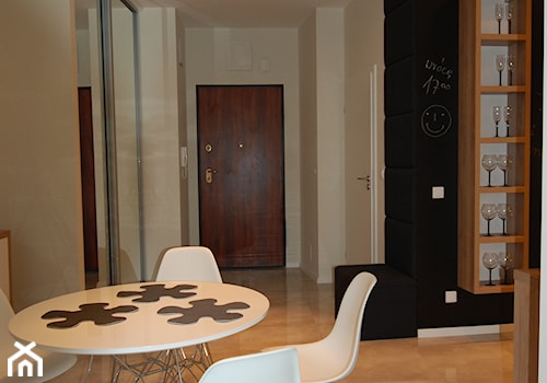 Mieszkanie w Warszawie Styl Nowoczesny - Średnia czarna szara jadalnia jako osobne pomieszczenie, styl nowoczesny - zdjęcie od Rajek Projektowanie Wnętrz