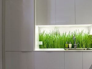 Kuchnia - Z salonem z zabudowaną lodówką z nablatowym zlewozmywakiem kuchnia jednorzędowa, styl minimalistyczny - zdjęcie od Joanna Kłusak Architekt
