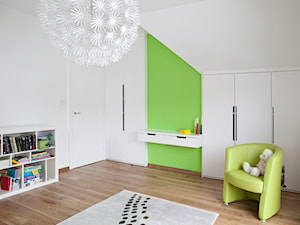 Dom jednorodzinny 1 - wnętrza - Średni biały zielony pokój dziecka dla dziecka dla chłopca, styl nowoczesny - zdjęcie od Joanna Kłusak Architekt