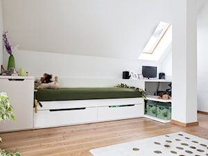 Dom jednorodzinny 1 - wnętrza - Średni biały pokój dziecka dla dziecka dla chłopca, styl nowoczesny - zdjęcie od Joanna Kłusak Architekt