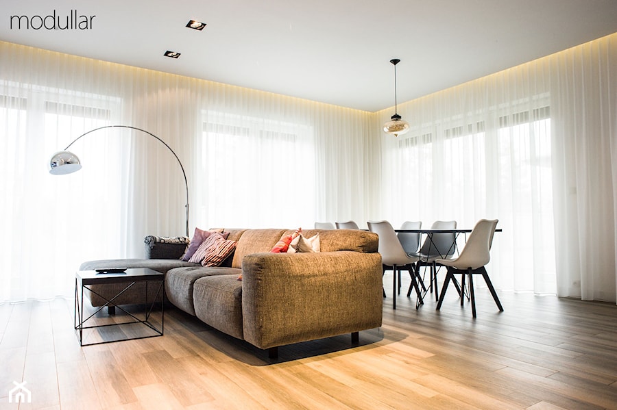 Dom w Wawrze - Salon, styl minimalistyczny - zdjęcie od MODULLAR