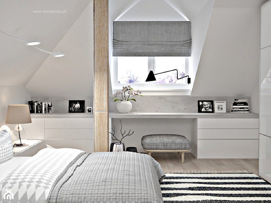 Poddasze w Głoskowie - Średnia biała sypialnia na poddaszu, styl skandynawski - zdjęcie od Icona Studio
