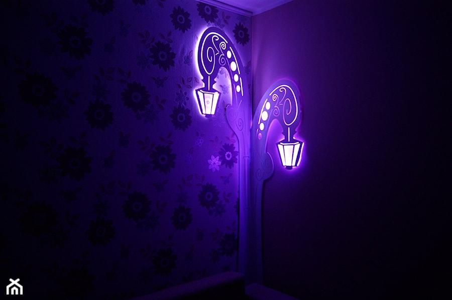 Oświetlenie LED w salonie, latarnia TKLED typ Barok 2 220 x 90cm - zdjęcie od TKLED Tomasz Kubik