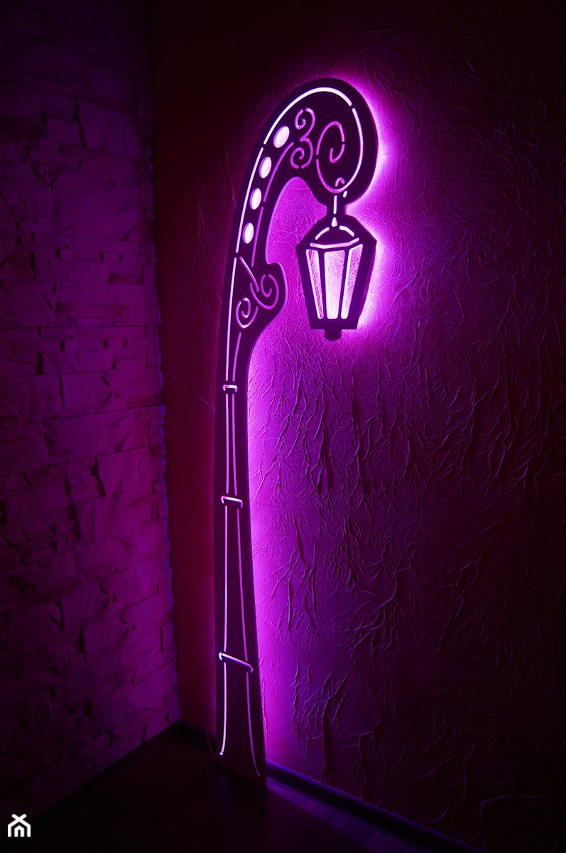 Oświetlenie LED w salonie, latarnia TKLED typ Barok 1 220 x 55cm - zdjęcie od TKLED Tomasz Kubik