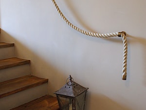 Kawiarnia - ascetyczna poręcz ze sznura. - zdjęcie od LUSH Design