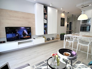 Rodzinne gniazdko, eleganckie i komfortowe - Średni biały salon z kuchnią z jadalnią, styl nowoczesny - zdjęcie od MK HOME