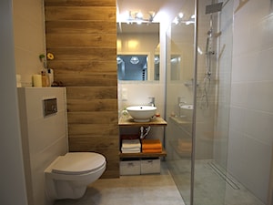 małe - duże mieszkanko - Mała na poddaszu bez okna łazienka, styl nowoczesny - zdjęcie od MK HOME