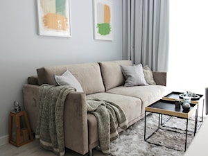 Eleganckie, nowoczesne, jasne mieszkanie w apartamentowcu - Średni szary salon z tarasem / balkonem, styl nowoczesny - zdjęcie od MK HOME