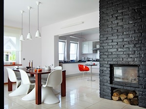 rezydencja 250m2 - Średnia biała czarna jadalnia jako osobne pomieszczenie, styl nowoczesny - zdjęcie od StudioAtoato