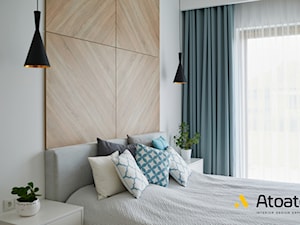 sypialnia z drewnianym panelem na ścianie - zdjęcie od StudioAtoato