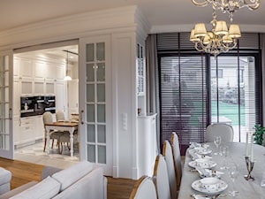 Konstancja 2 - Średni biały salon z kuchnią z jadalnią, styl tradycyjny - zdjęcie od architekt Roland Stańczyk | RS Studio Projektowe